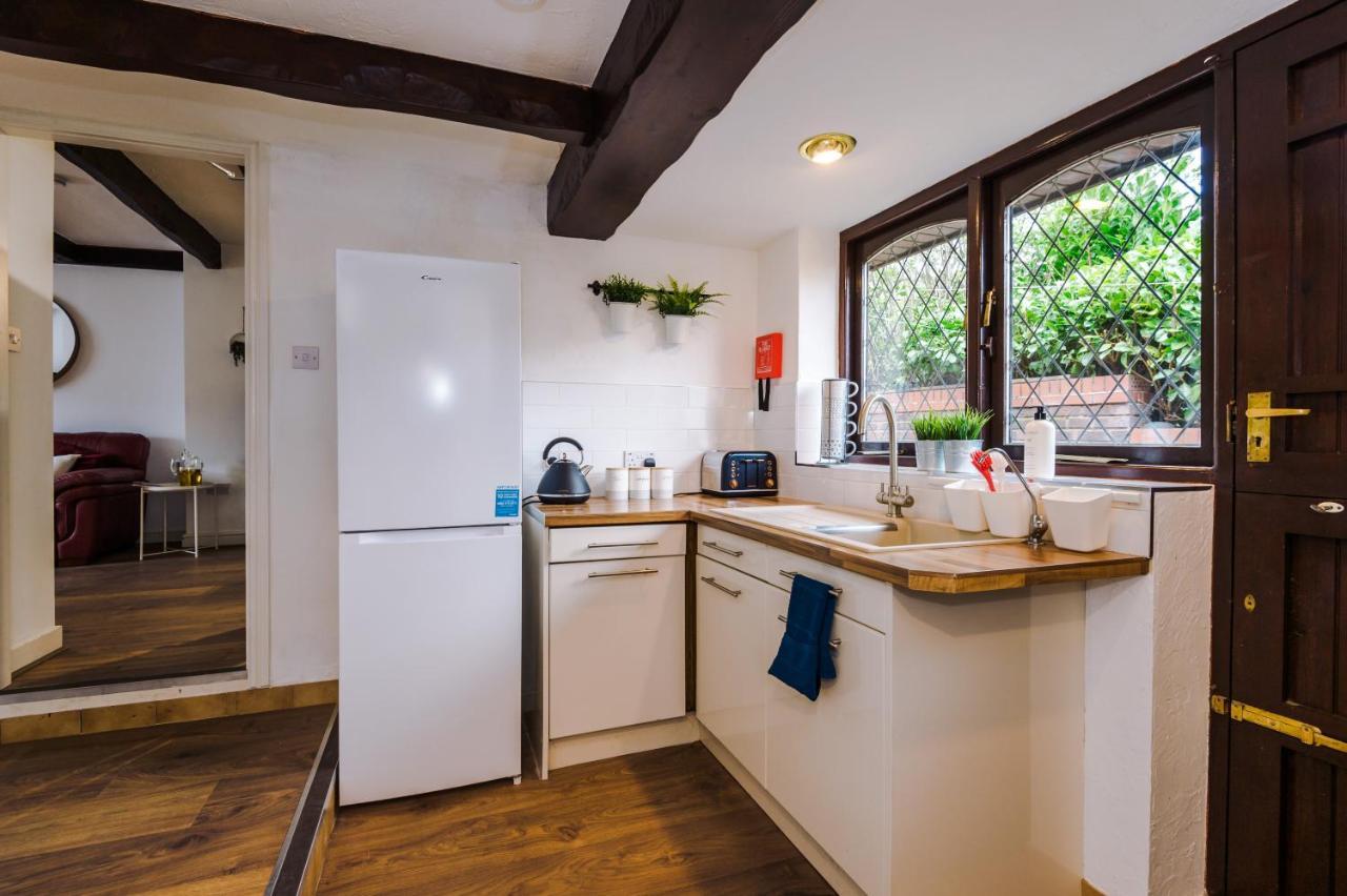 Sunshine Cottage By Happy Sunshine Stay Golborne Екстер'єр фото